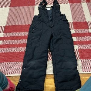 Boys black snow pants sz 6/7